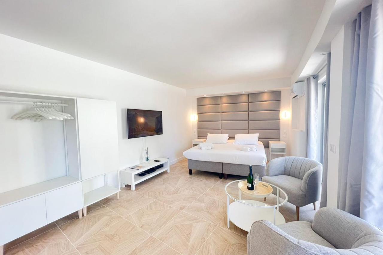 Studio Forville 2mn Du Port Appartement